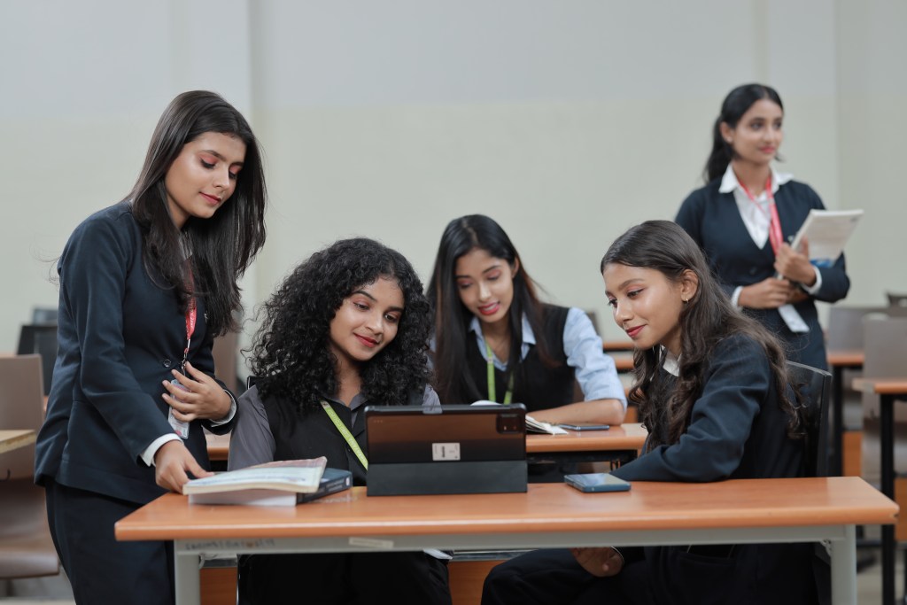 Sree Narayana Guru College - Photo 2